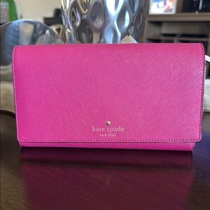 NWOT Kate Spade Cedar Street Carmilla Bright Pink Saffiano Leather Wallet